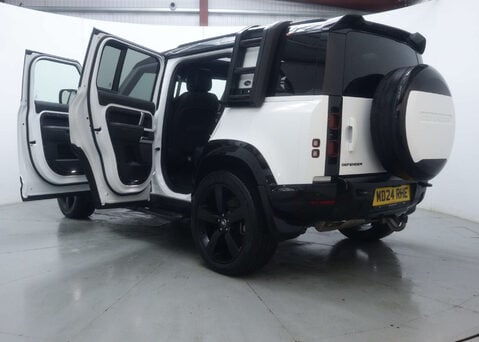 Land Rover Defender 3.0 Defender X-Dynamic HSE D MHEV A 4WD 5dr 76