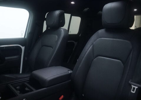 Land Rover Defender 3.0 Defender X-Dynamic HSE D MHEV A 4WD 5dr 65