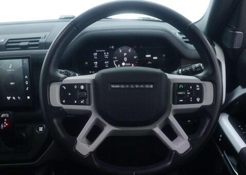 Land Rover Defender 3.0 Defender X-Dynamic HSE D MHEV A 4WD 5dr 24