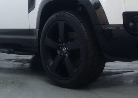 Land Rover Defender 3.0 Defender X-Dynamic HSE D MHEV A 4WD 5dr 21