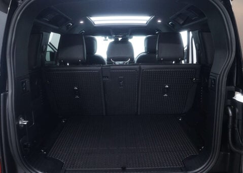 Land Rover Defender 3.0 Defender X-Dynamic HSE D MHEV A 4WD 5dr 69