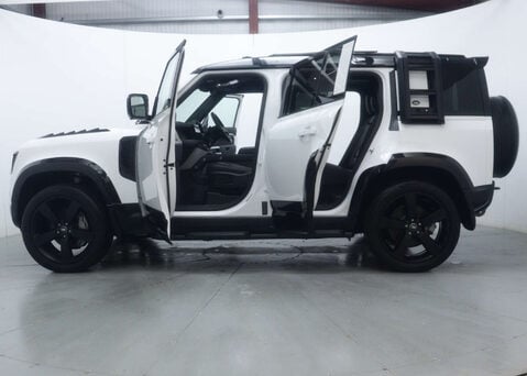 Land Rover Defender 3.0 Defender X-Dynamic HSE D MHEV A 4WD 5dr 75