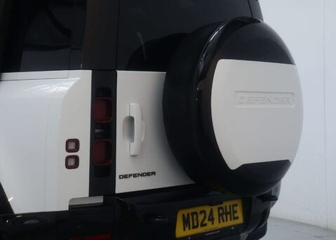 Land Rover Defender 3.0 Defender X-Dynamic HSE D MHEV A 4WD 5dr 16