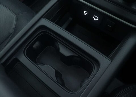 Land Rover Defender 3.0 Defender X-Dynamic HSE D MHEV A 4WD 5dr 46