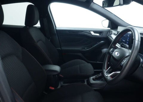 Ford Focus 1.0 Focus ST-Line MHEV Auto 5dr 37
