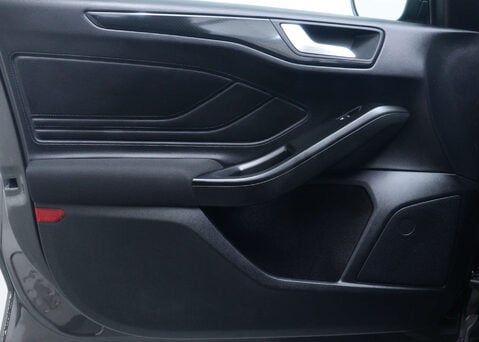 Ford Focus 1.0 Focus ST-Line MHEV Auto 5dr 42