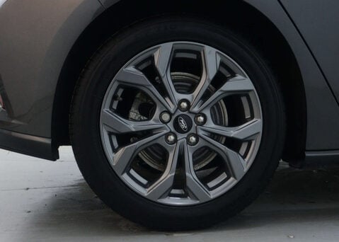 Ford Focus 1.0 Focus ST-Line MHEV Auto 5dr 12