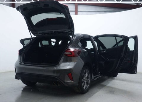 Ford Focus 1.0 Focus ST-Line MHEV Auto 5dr 52