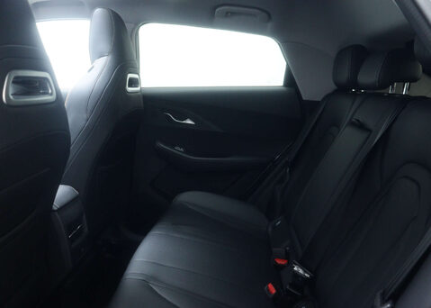 OMODA 5 1.6 5 Noble Auto 5dr 51