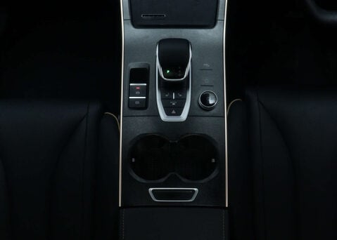 OMODA 5 1.6 5 Noble Auto 5dr 21