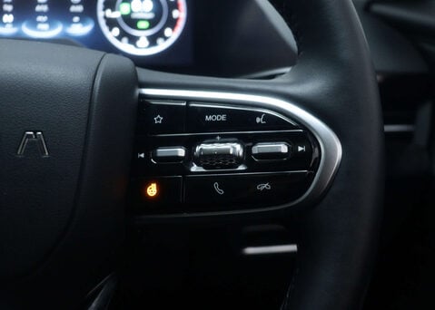 OMODA 5 1.6 5 Noble Auto 5dr 37