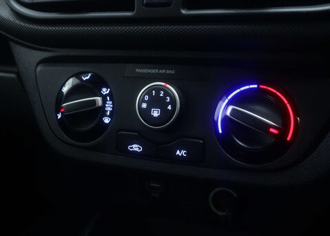 Hyundai i10 1.0 i10 SE Connect MPI Auto 5dr 28