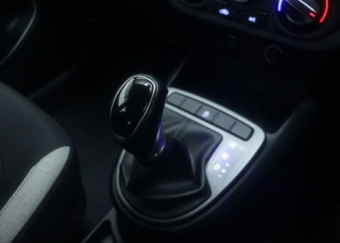 Hyundai i10 1.0 i10 SE Connect MPI Auto 5dr 30