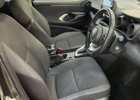 Toyota Yaris 1.5 Yaris Design HEV CVT 5dr 10