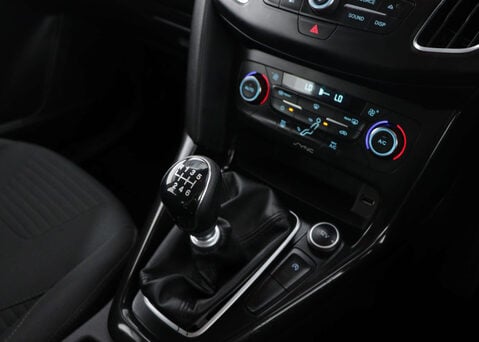Ford Focus 1.5 Focus Titanium 5dr 32