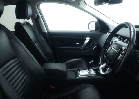 Land Rover Discovery Sport 2.0 Discovery Sport S D Auto 4WD 5dr 38