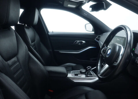 BMW 3 Series 2.0 330E M Sport Auto 5dr 46