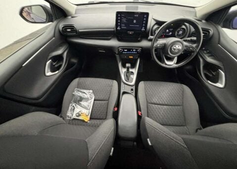 Toyota Yaris 1.5 Yaris Design HEV CVT 5dr 9