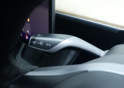 Tesla Model 3 Model 3 Long Range AWD 4WD 4dr 33