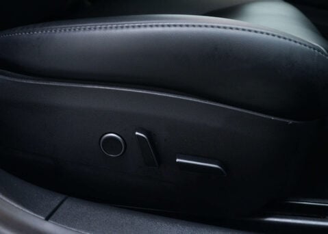 Tesla Model 3 Model 3 Long Range AWD 4WD 4dr 36