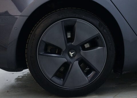 Tesla Model 3 Model 3 Long Range AWD 4WD 4dr 13