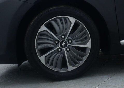 Hyundai IONIQ 1.6 IONIQ Premium SE PHEV Semi-Auto 5dr 15