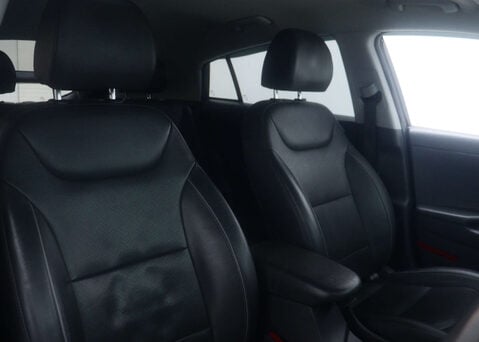 Hyundai IONIQ 1.6 IONIQ Premium SE PHEV Semi-Auto 5dr 47