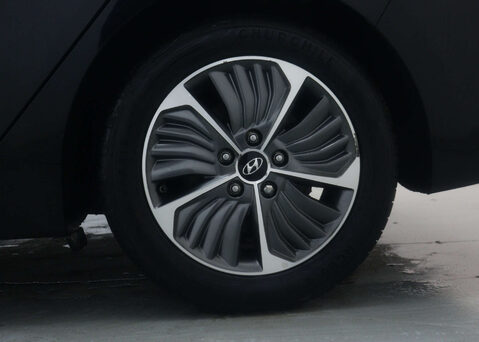 Hyundai IONIQ 1.6 IONIQ Premium SE PHEV Semi-Auto 5dr 16