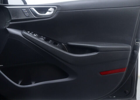 Hyundai IONIQ 1.6 IONIQ Premium SE PHEV Semi-Auto 5dr 48