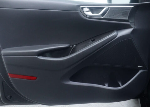 Hyundai IONIQ 1.6 IONIQ Premium SE PHEV Semi-Auto 5dr 52