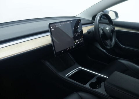 Tesla Model 3 Model 3 Long Range AWD 4WD 4dr 39