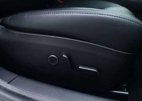 Tesla Model 3 Model 3 Long Range AWD 4WD 4dr 33