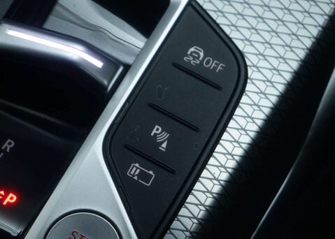 BMW 3 Series 2.0 330E M Sport Auto 4dr 32