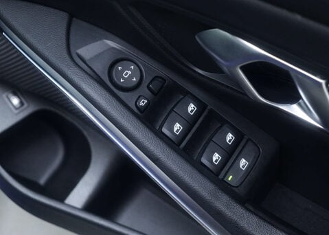 BMW 3 Series 2.0 330E M Sport Auto 4dr 42