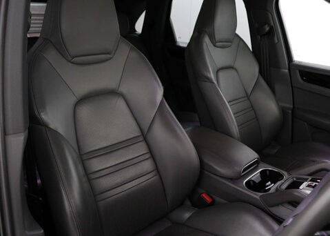 Porsche Cayenne 2.9 Cayenne V6 S Auto 4WD 5dr 38