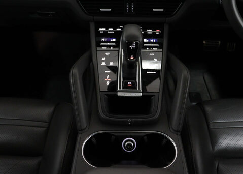 Porsche Cayenne 2.9 Cayenne V6 S Auto 4WD 5dr 20