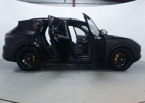 Porsche Cayenne 2.9 Cayenne V6 S Auto 4WD 5dr 56