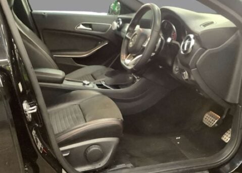 Mercedes-Benz GLA 1.6 GLA200 AMG Line Edition SUV 5dr Petrol 7G-DCT Euro 6 (s/s) (156 ps) 10