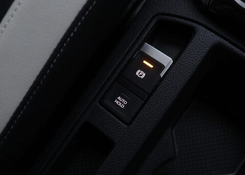 Volkswagen T-Roc 1.5 T-Roc SEL TSi Evo Semi-Auto 5dr 32