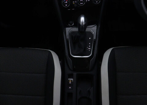 Volkswagen T-Roc 1.5 T-Roc SEL TSi Evo Semi-Auto 5dr 19