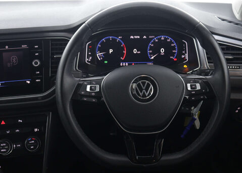 Volkswagen T-Roc 1.5 T-Roc SEL TSi Evo Semi-Auto 5dr 17