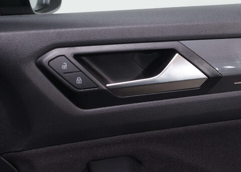 Volkswagen T-Roc 1.5 T-Roc SEL TSi Evo Semi-Auto 5dr 39