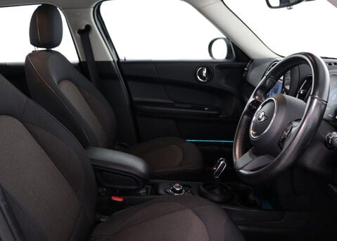Mini Countryman 1.5 Countryman Cooper Classic Auto 5dr 32
