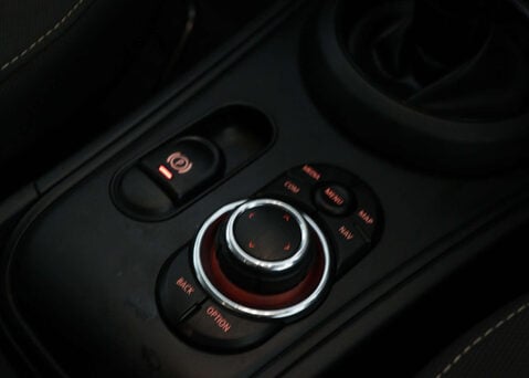 Mini Countryman 1.5 Countryman Cooper Classic Auto 5dr 27