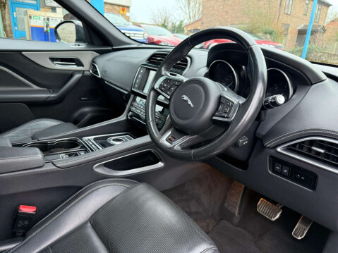 Jaguar F-Pace 3.0 F-PACE V6 S AWD D Auto 4WD 5dr 5