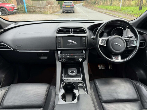 Jaguar F-Pace 3.0 F-PACE V6 S AWD D Auto 4WD 5dr 6