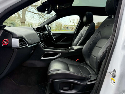 Jaguar F-Pace 3.0 F-PACE V6 S AWD D Auto 4WD 5dr 9
