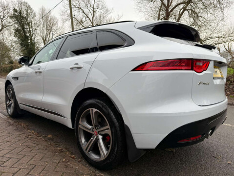 Jaguar F-Pace 3.0 F-PACE V6 S AWD D Auto 4WD 5dr 12