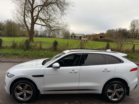 Jaguar F-Pace 3.0 F-PACE V6 S AWD D Auto 4WD 5dr 43