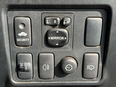 Toyota Hilux 3.0 HI-Luxury Invincible D-4D 4x4 Double Cab Auto 4WD 5dr 21
